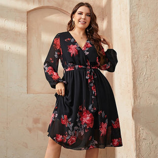 Slå om - kjole med blomsterprint (plus - size) - Cayana - 4